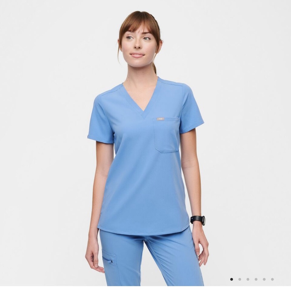 Figs Catarina One-Pocket Scrub Top In Ceil Blue